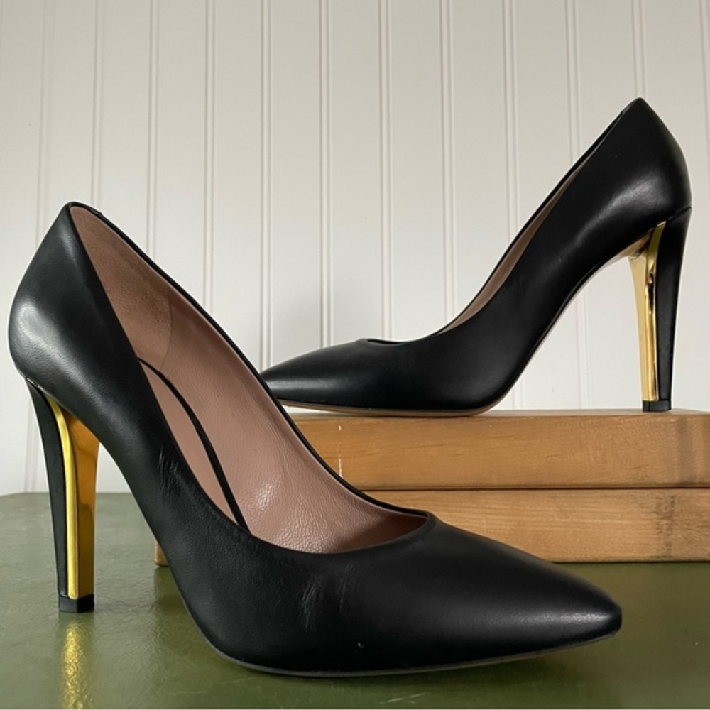 Chloe Classic Black Leather Gilt-Edged Heels *Italy*
